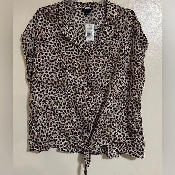 Torrid Challis Tie-Front Dolman Top Blouse Leopard Print Size 1X New - Picture 3 of 11